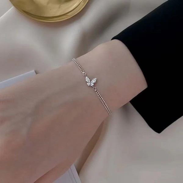 2023 Sweet Shining Zircon Butterfly Bracelet for Women Anti-Allergic Silver Color Color Chain Bling Bracelet with Stamp Gift